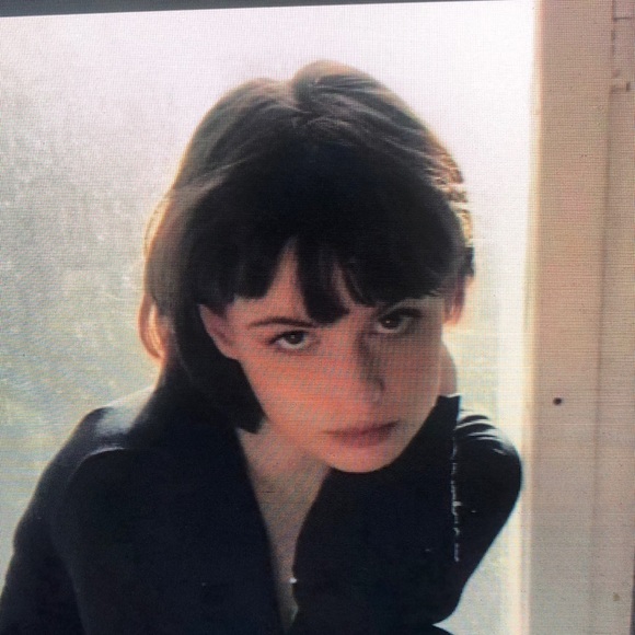 Meet your Posher, Caroline - Picture 1 of 1